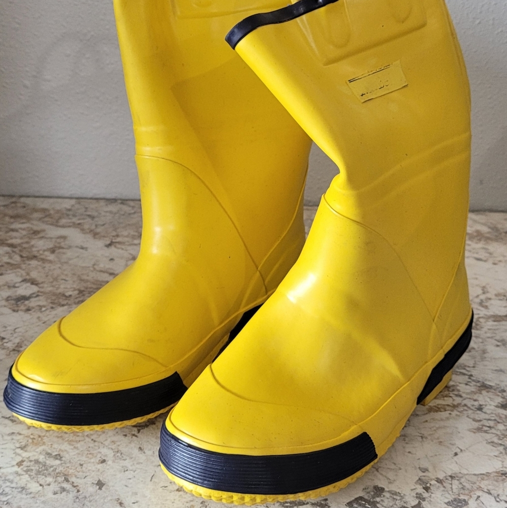 Youth 13 L.L. Bean Rainboots
